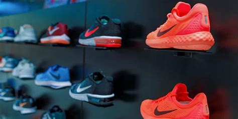 耐克越南25周年庆典，Nike SB Dunk Low全新纪念配色 | 当客|球鞋资讯|跑鞋资讯|运动装备资讯