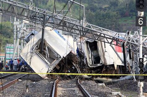 韩国丽水发生列车脱轨事故 已致1人死亡8人受伤(高清组图)_新闻频道_中国青年网