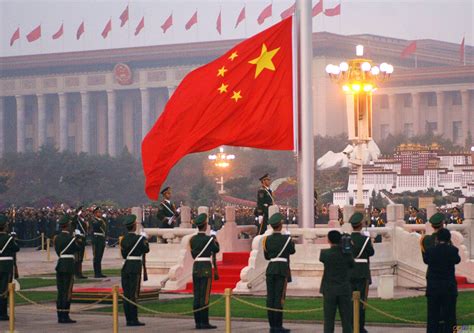 求北京奥运同时升起三面中国国旗的视频-奥运史上有没有出现三面国旗同时升起