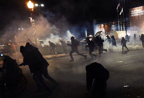 美国抗议骚乱蔓延至170个城市 奥巴马紧急讲话-嵊州新闻网
