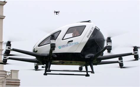 亿航216实现北美民用无人驾驶载人飞行器首飞-航拍网