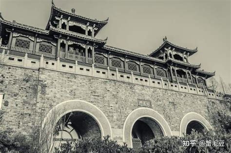 “一条长江路，半部金陵史”！漫步长江路，看遍南京1800年的历史__财经头条