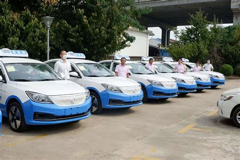 风神E70换电型出租车在汉试运营-企业新闻-东风汽车集团有限公司