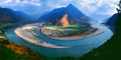 Three Gorges of Changjiang River Changjiang Sanxia - TravelsFinders.Com