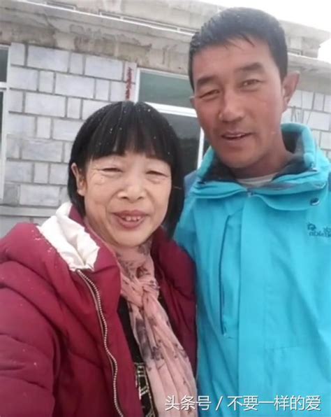 25男子不顾世俗眼光娶59岁的她，过去24年如今老妻少夫怎么样了 - 明星 - 冰棍儿网