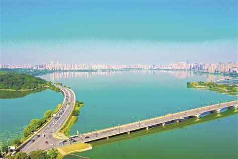 武汉洪山：19个小区改造为“海绵城市”_中华建设网
