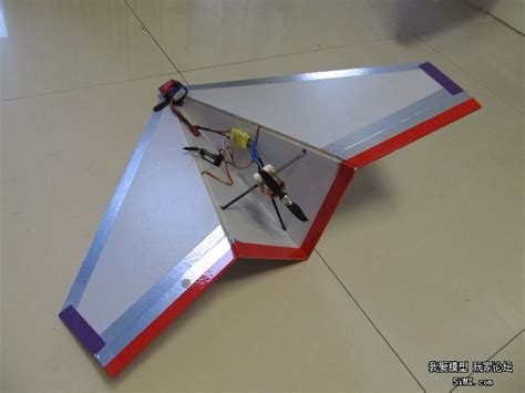 航模遥控纸飞机80cm耐摔魔术板新手练习机拼装滑翔机固定翼三角翼-淘宝网
