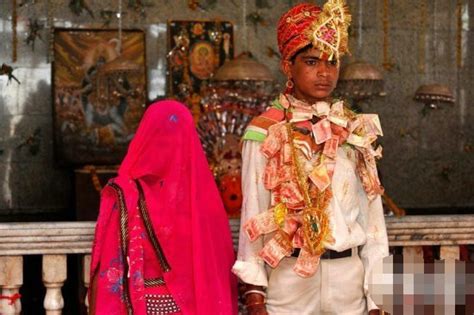 印度童婚盛行！11岁男童和5岁女童举行婚礼 现场新娘痛哭|印度|童婚-社会资讯-川北在线