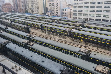 从绿皮火车到复兴号 一组图片看懂中国火车进化史｜颂祖国•看我72变__财经头条