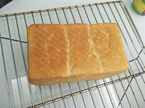 【吐司面包的做法步骤图，吐司面包怎么做好吃】gokaien_下厨房
