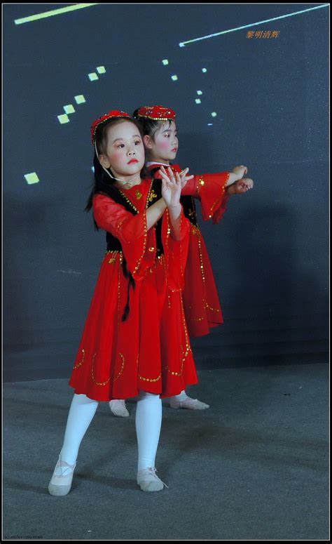 男生藏族 舞蹈 群舞