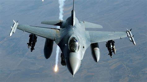 空战近距离！俄罗斯著名战斗机对阵美国战机F16_腾讯视频