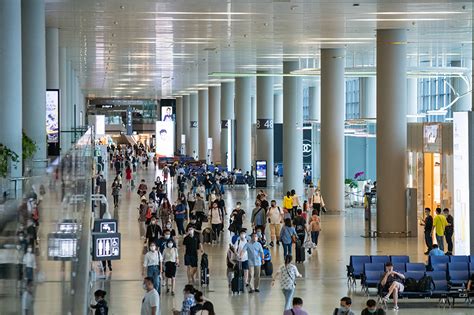 上海机场资产重组方案：拟191亿购入虹桥机场等优质资产_热点