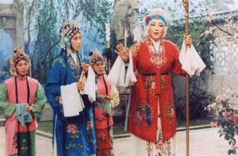 豫剧电影经典《穆桂英挂帅》：“洛阳牡丹”马金凤的“当打之年”