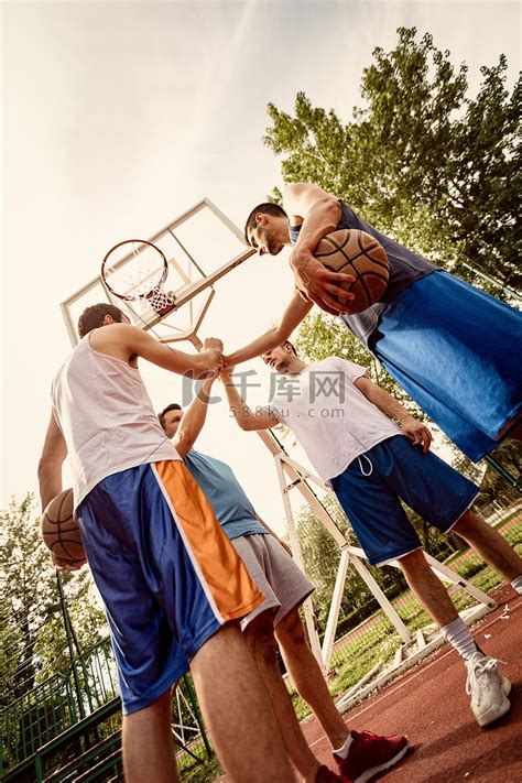 梦之队篮球运动员高清摄影大图-千库网