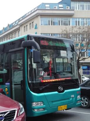 大连一公交车逆行逼停对向车辆！乘客吐槽“这是常事”_其它_长沙社区通