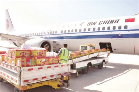 “库尔勒香梨号”航空货运专班开通-天山网 - 新疆新闻门户