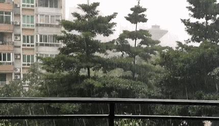 广州今天下冰雹了！冷空气+雨雨雨杀到东莞，周末气温暴跌10℃！ 流行东莞-PoPDG.com