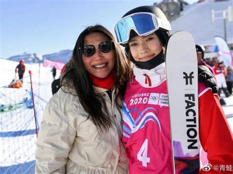 “天才+学霸+冠军”谷爱凌：3岁开始练习滑雪，曾经3次骨折！|谷爱凌|滑雪|自由式滑雪_新浪新闻