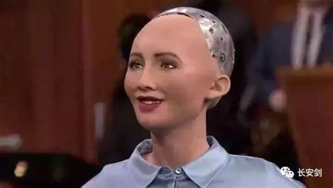机器人索菲亚曾扬言要“毁灭人类”，多年过去，它现在咋样了？新闻中心工博士移动复合机器人厂