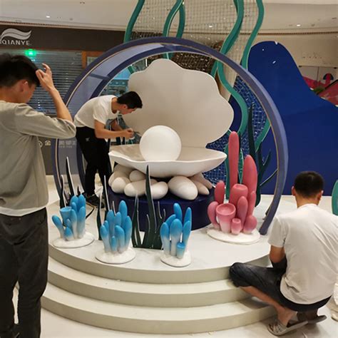 海洋馆泡沫雕塑饰品安装-重庆雀羽雕塑有限公司