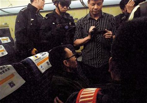1995年番禺运钞车大劫案嫌犯被押回广州 当时抢了1500万元_社会_环球网
