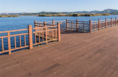 复合地板防水防潮防腐 强化木地板 高品质复合地板11mm