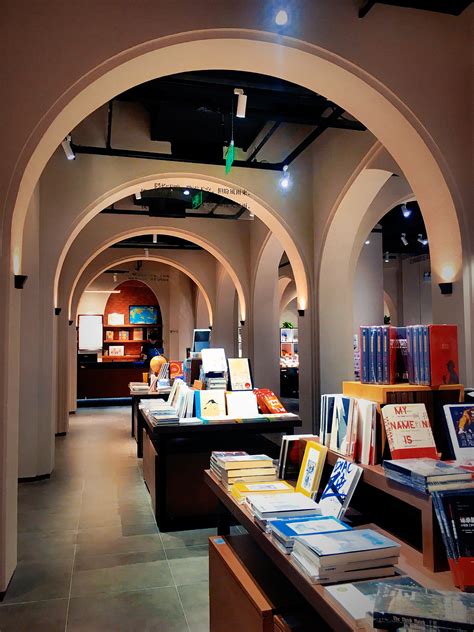 魔都首店！被誉为全球最美书店之一的『茑屋书店』落户上生新所的百年建筑中！|建筑|落户_新浪新闻