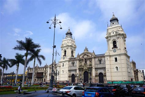 秘鲁人城市街道高清图片下载-正版图片300375062-摄图网