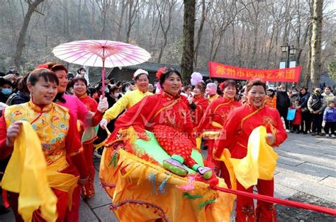 安徽滁州：琅琊山庙会传统民俗活动引来观光客-人民图片网