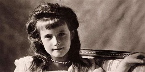 希腊末代公主：30岁嫁入英国王室的蓝血贵族，8岁女王给她当花童 - 知乎