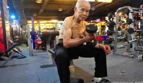 70岁的老年人适合做什么运动？|运动|老年人|训练_新浪新闻