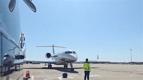 梅西乘私人飞机抵达北京_凤凰网视频_凤凰网