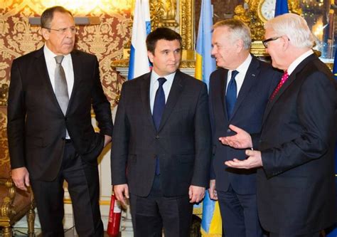 俄总统普京出访法国 友谊的小船被扳正了？