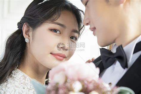 微笑婚姻服务韩国人男人和女人婚礼高清图片下载-正版图片502324073-摄图网
