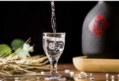 白酒执行标准一览表，中国白酒常见执行标准汇总|白酒|茅台酒_新浪新闻