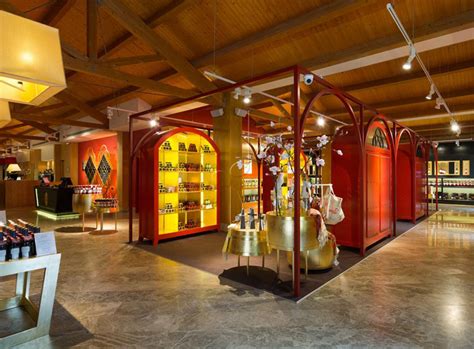 西班牙-阿拉瓦–Marqués红酒店设计 – 米尚丽零售设计网-店面设计丨办公室设计丨餐厅设计丨SI设计丨VI设计