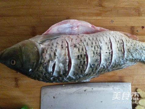 鲤鱼红烧鱼怎么做好吃又简单,家常红烧鱼很多人都不会做
