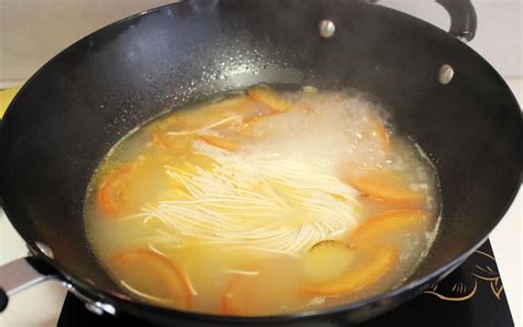 日式拉面高汤怎么熬,北海道日式拉面的做法