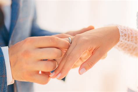 結婚戒指是對戒還是什么,一定需要買對戒嗎