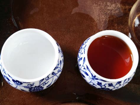 山青花燃普洱茶多少钱,普洱茶登萬仞崕頂之作