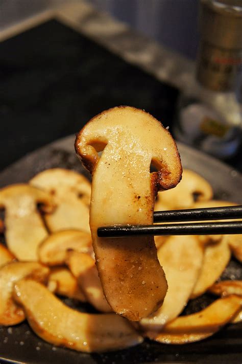 云南松茸菌正宗做法 松茸虽然吃不起