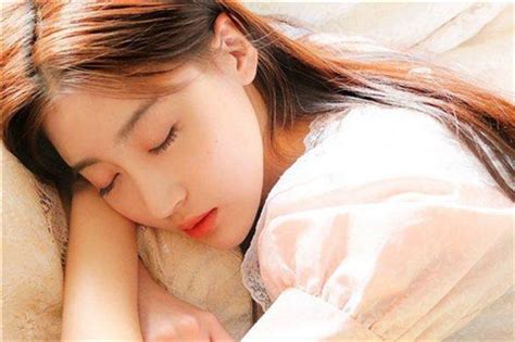 什么说说能让女生主动找我