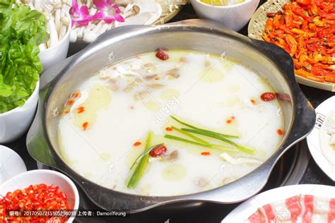 清汤涮锅底料怎么做,常见的火锅食材清汤底料怎么做