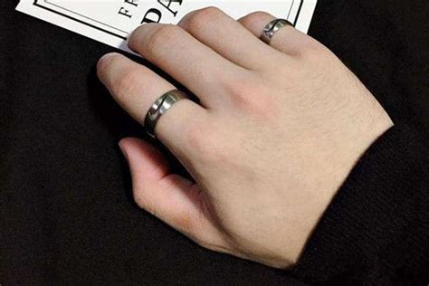 男士戎指带戴哪个手,你的戒指圈口是多大的
