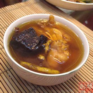 石斛灵芝炖鸡汤的做法,松茸菇石斛灵芝煲乌鸡
