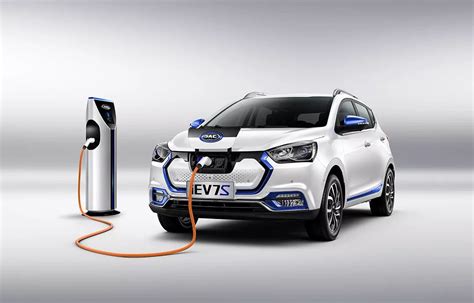 日产不充电的新能源汽车 不用电的新能源汽车