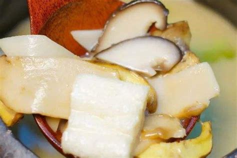 松茸菌煲汤上火吗,鸡肉炖松茸菌煲汤做法