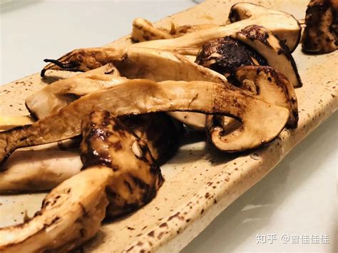 干巴菌和松茸哪个贵 松茸和干巴菌一起吃