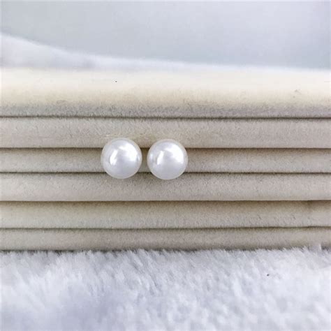 关于珍珠的形状,欧诗漫珍珠耳钉怎么戴